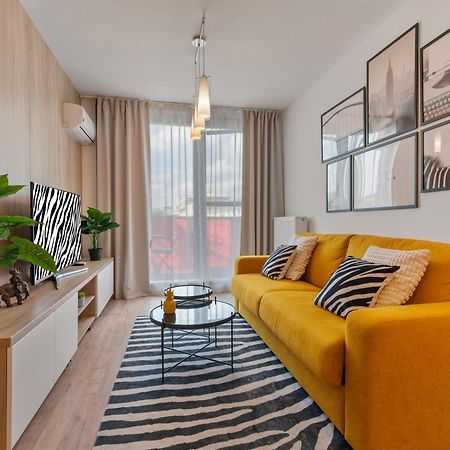 브라티슬라바 Lam Safari - Balcony - Ac - Free Parking 아파트 외부 사진